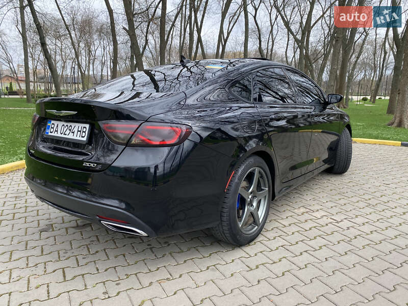 Седан Chrysler 200 2014 в Александрие