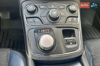 Седан Chrysler 200 2015 в 
