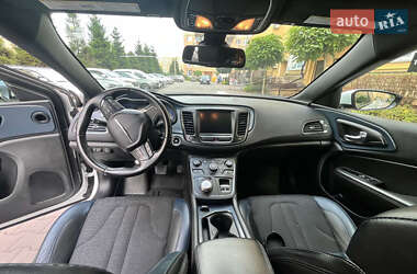 Седан Chrysler 200 2015 в 