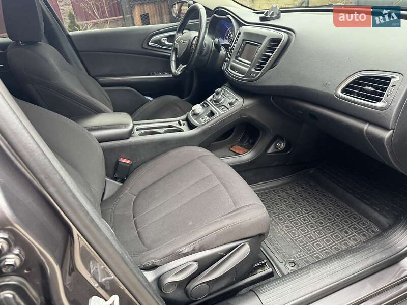 Седан Chrysler 200 2014 в Луцке