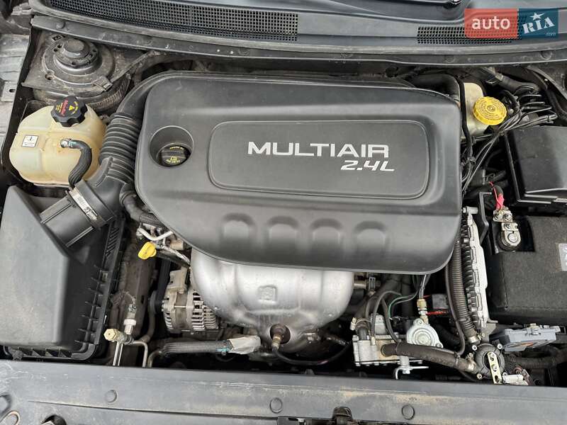 Седан Chrysler 200 2014 в Луцке