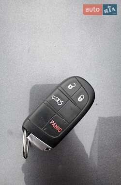 Седан Chrysler 200 2014 в 