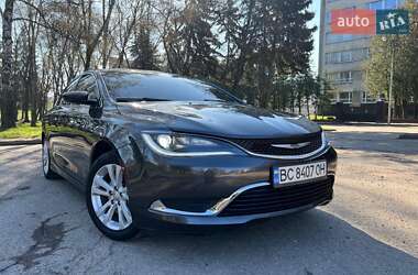 Седан Chrysler 200 2015 в Львові