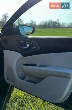 Седан Chrysler 200 2014 в 