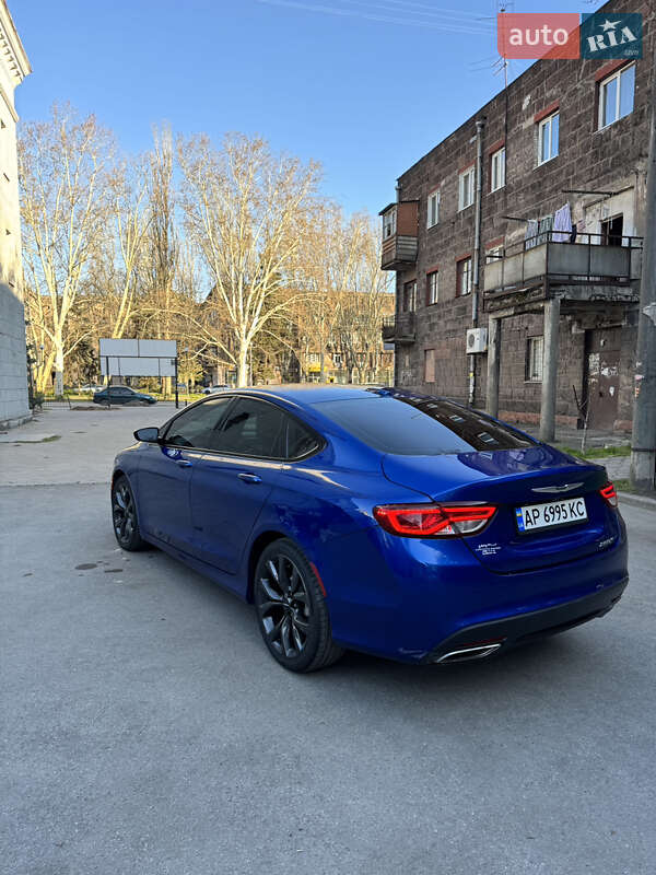 Седан Chrysler 200 2015 в Запоріжжі