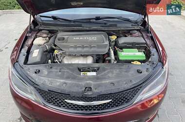 Седан Chrysler 200 2015 в 