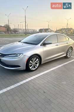 Седан Chrysler 200 2015 в 