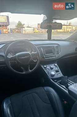 Седан Chrysler 200 2015 в 