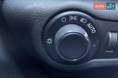 Седан Chrysler 200 2014 в 