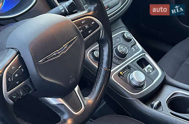 Седан Chrysler 200 2014 в 
