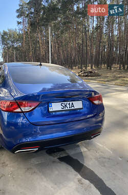 Седан Chrysler 200 2015 в 