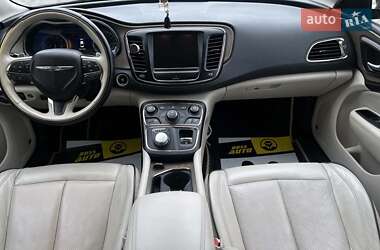 Седан Chrysler 200 2015 в 