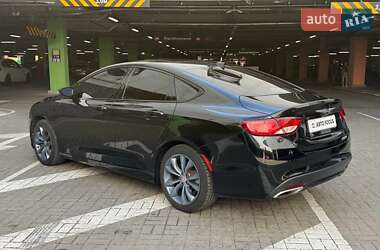 Седан Chrysler 200 2015 в 