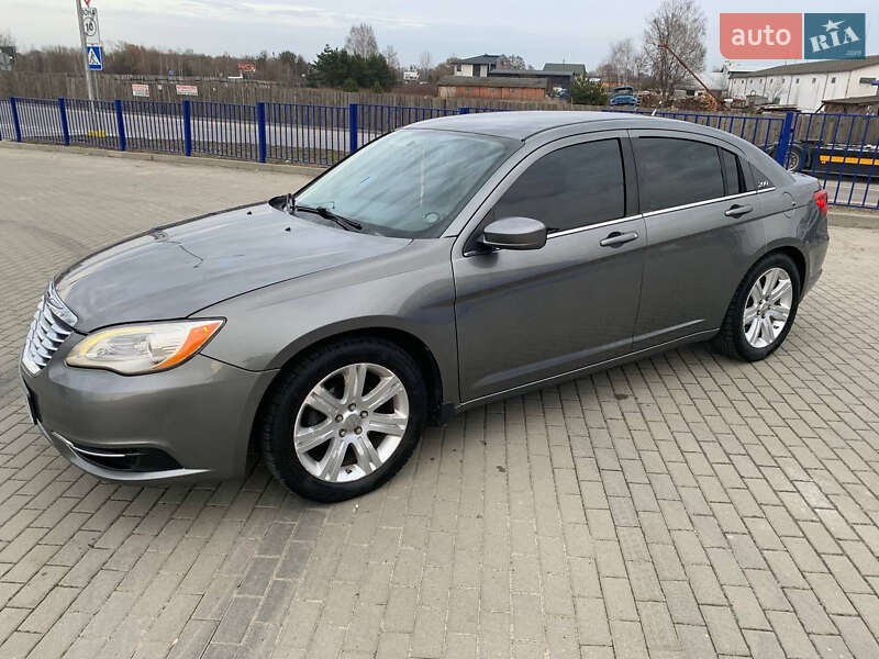Седан Chrysler 200 2013 в Ковеле