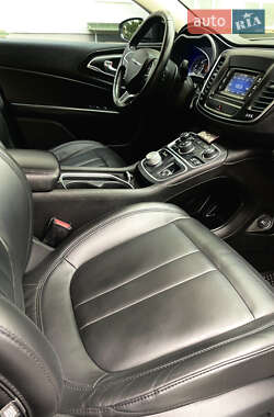 Седан Chrysler 200 2014 в 