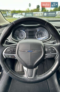 Седан Chrysler 200 2015 в 