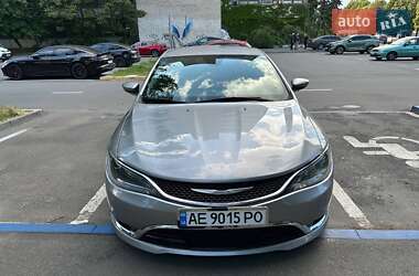 Седан Chrysler 200 2015 в 