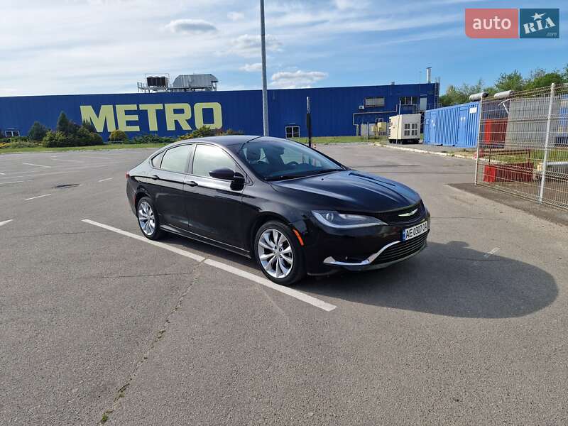 Хэтчбек Chrysler 200 2015 в 