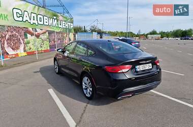 Хэтчбек Chrysler 200 2015 в 