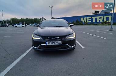 Хэтчбек Chrysler 200 2015 в 