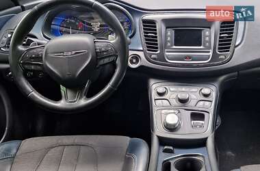 Хэтчбек Chrysler 200 2015 в 