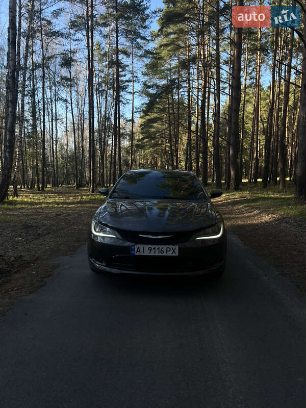 Седан Chrysler 200 2015 в Ірпені