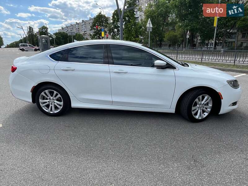 Седан Chrysler 200 2016 в Харкові