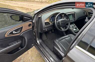 Седан Chrysler 200 2015 в 