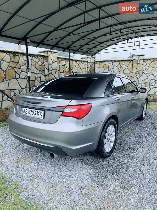 Chrysler 200 2012