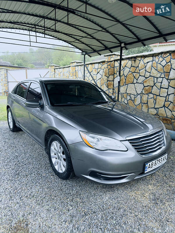 Седан Chrysler 200 2012 в Вінниці