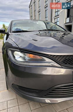 Седан Chrysler 200 2016 в 