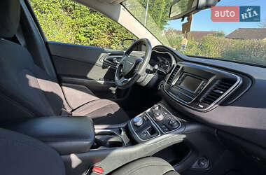 Седан Chrysler 200 2016 в 