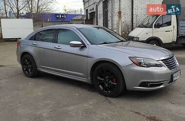 Седан Chrysler 200 2013 в Києві