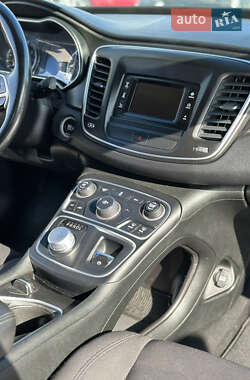 Седан Chrysler 200 2014 в 