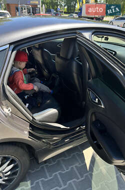 Седан Chrysler 200 2015 в 