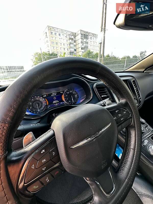 Седан Chrysler 200 2015 в Бердичеве