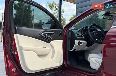Седан Chrysler 200 2015 в 