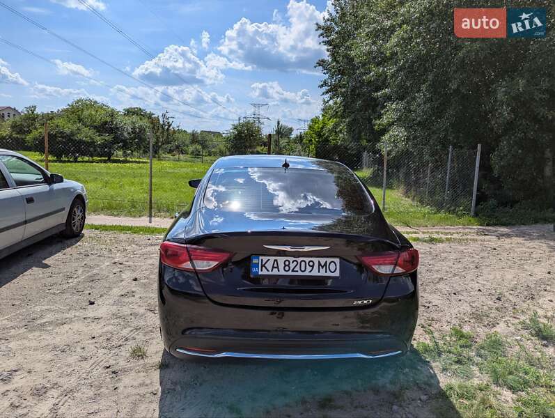 Седан Chrysler 200 2016 в Киеве
