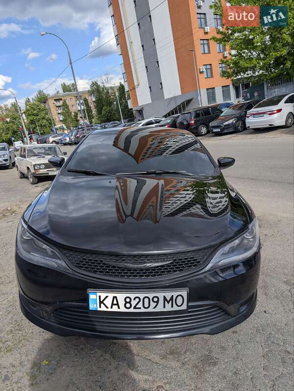 Седан Chrysler 200 2016 в Киеве