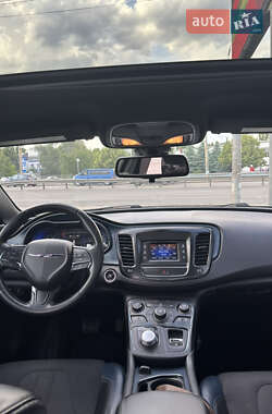 Седан Chrysler 200 2015 в 