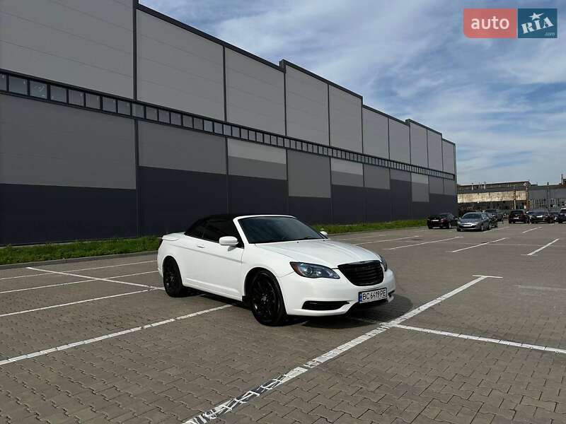 Кабриолет Chrysler 200 2012 в Ивано-Франковске