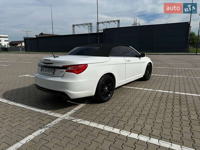 Кабриолет Chrysler 200 2012 в Ивано-Франковске