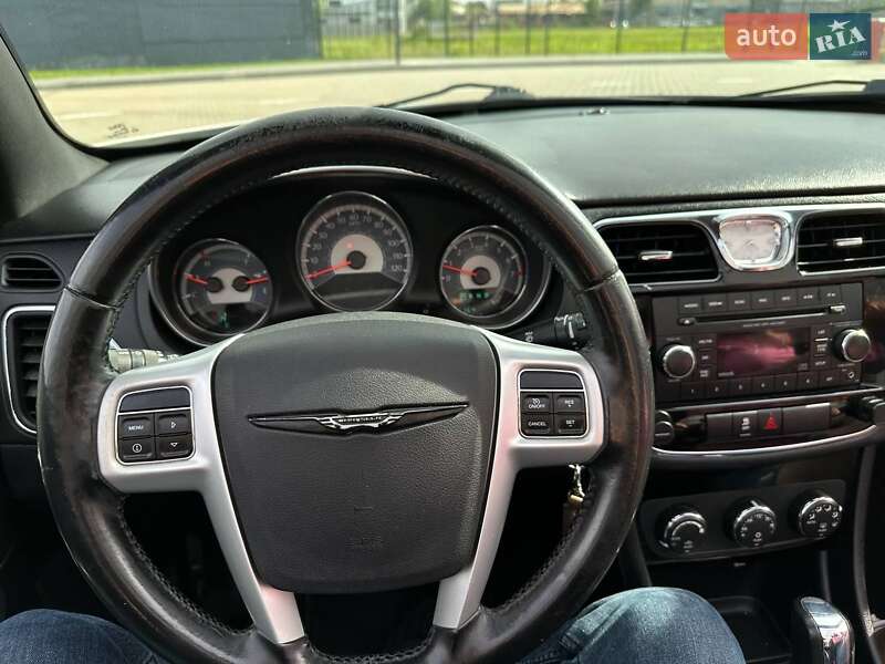 Кабриолет Chrysler 200 2012 в Ивано-Франковске