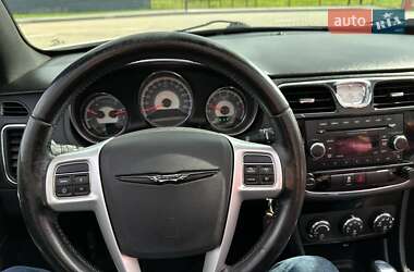 Кабриолет Chrysler 200 2012 в 