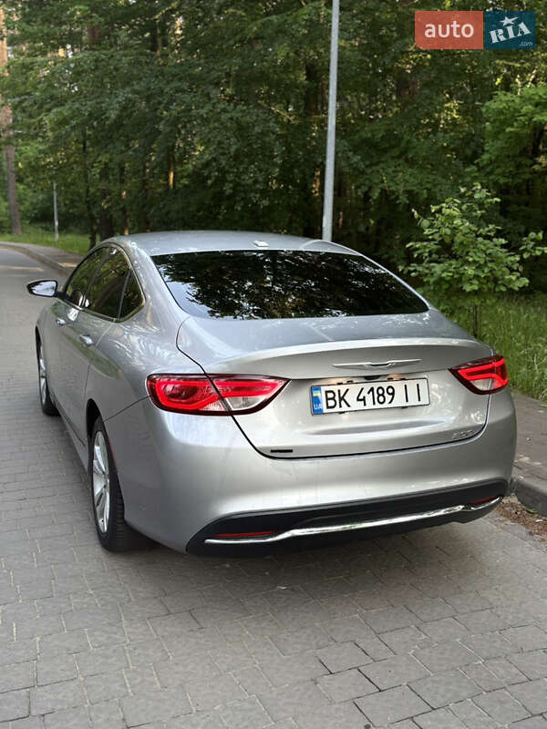 Седан Chrysler 200 2014 в Львові