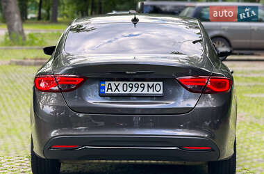Седан Chrysler 200 2016 в 