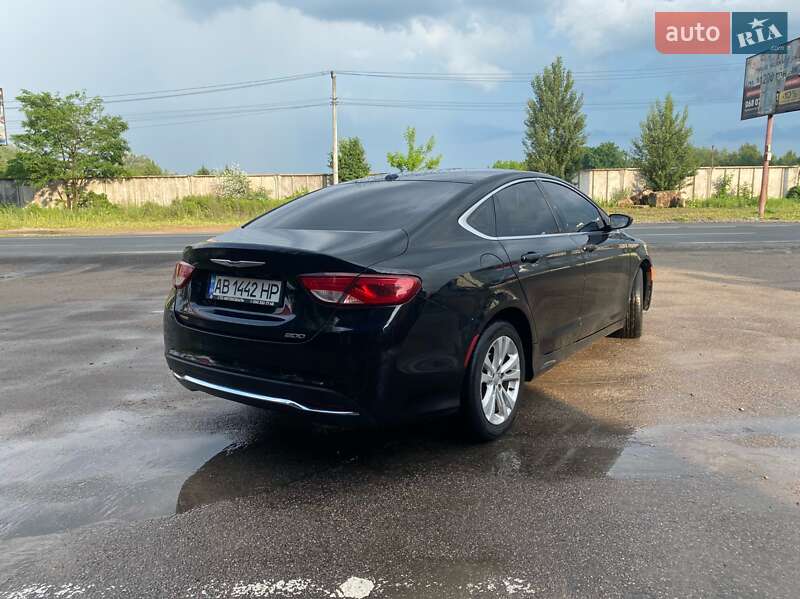 Седан Chrysler 200 2015 в Киеве