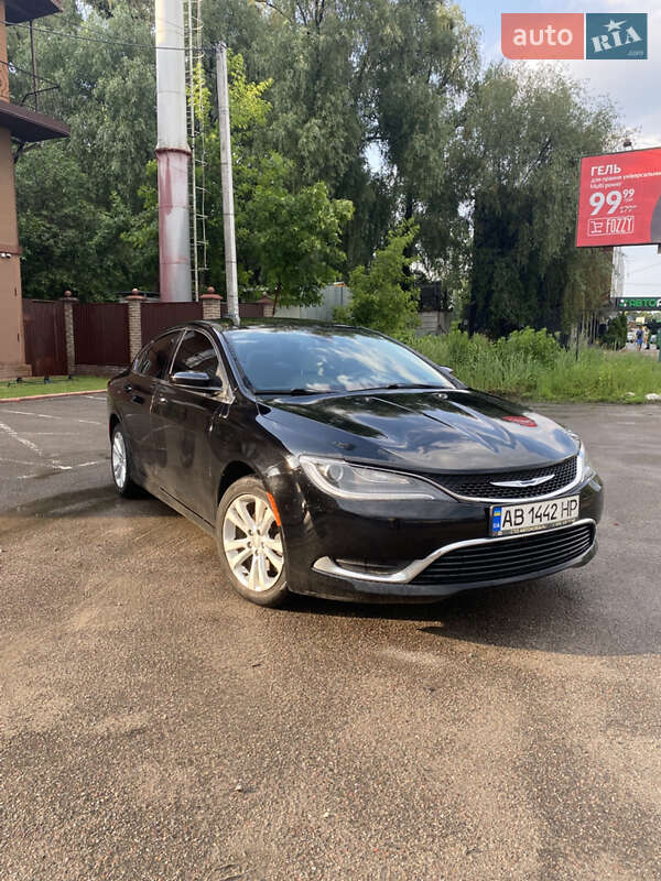 Седан Chrysler 200 2015 в Киеве