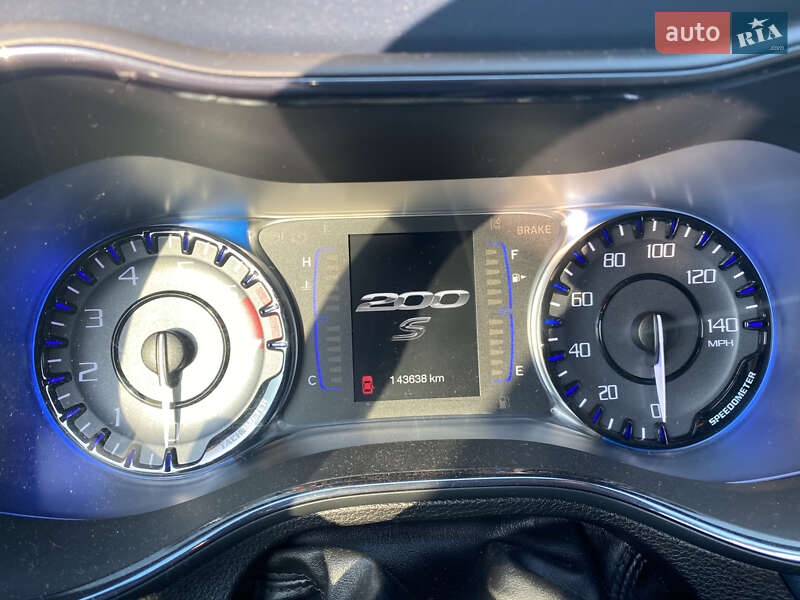 Седан Chrysler 200 2014 в Хмельницком