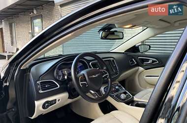 Седан Chrysler 200 2016 в 